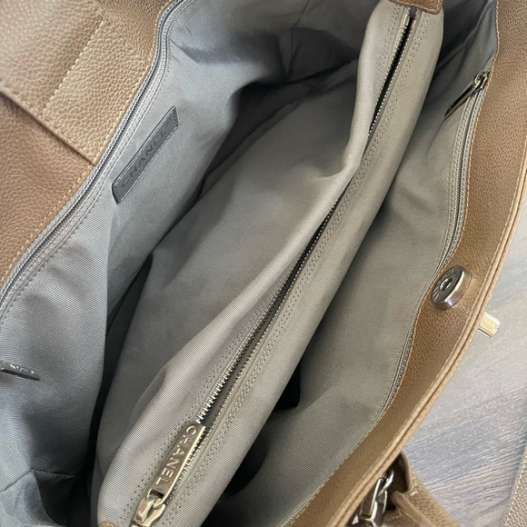 CHANEL EXECUTIVE CERF TOTE - CAMEL - Picture 6 of 11